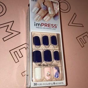 Press on nails